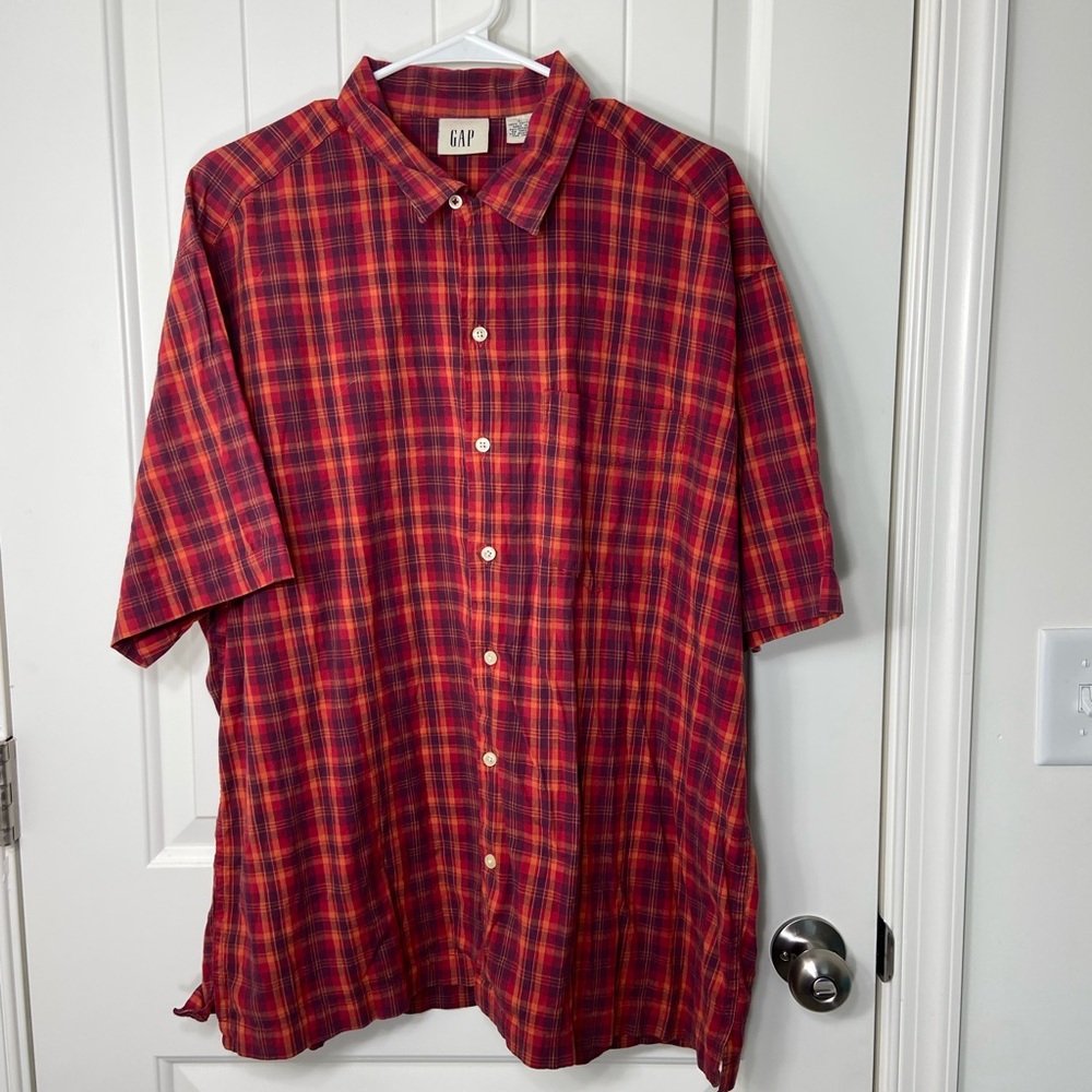 NWOT Vintage GAP men’s red orange plaid patterned lightweight button front shirt